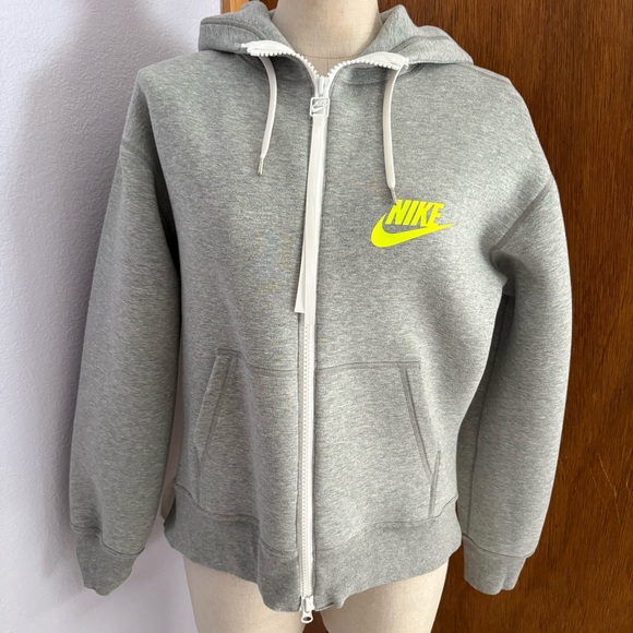 Nike Tops - NIKE x SACAI sz M Tech Fleece Jacket Gray White Ruffle Full Zip 716911